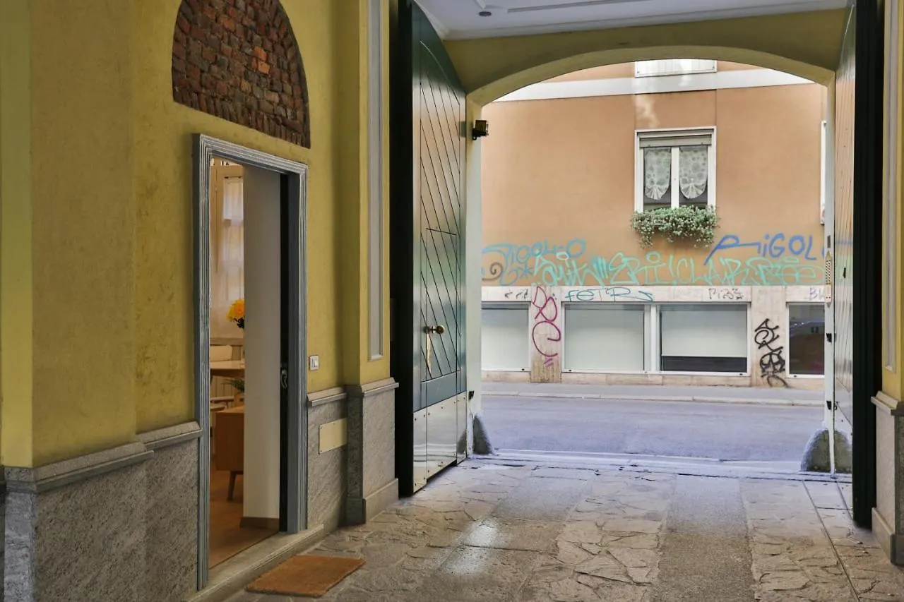 Voghera Fashion District Milano Italien